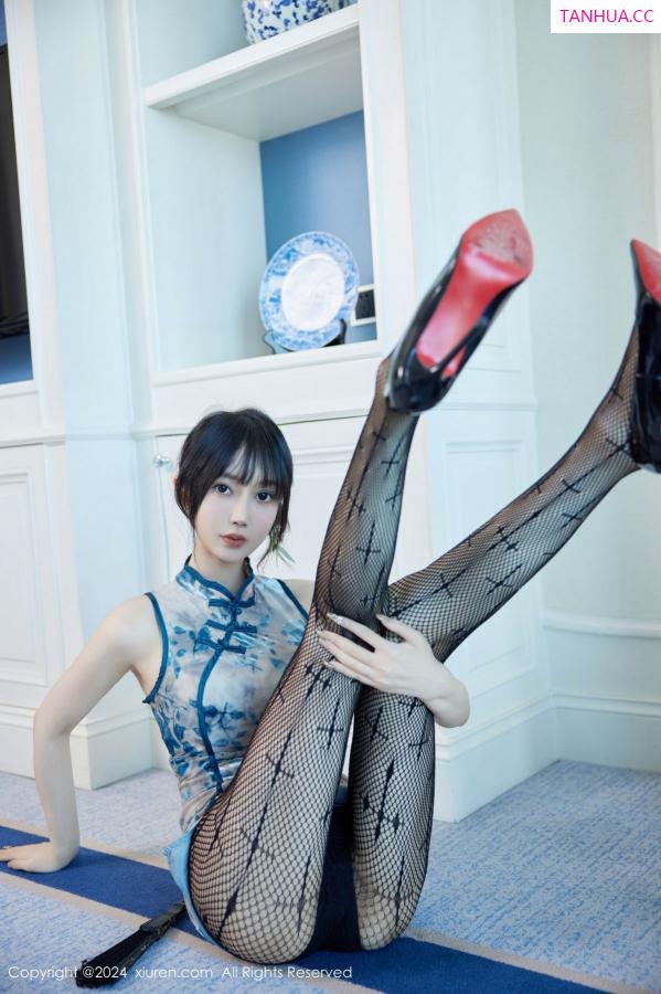 玥儿玥  [XiuRen]高清写真图 2024.09.30 No.9236 玥儿玥er 美腿丝袜第25张图片
